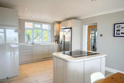 Kitchen 3.jpg