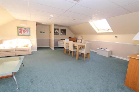 communal 2nd floor.JPG