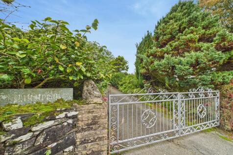 Mill Stream Entra...