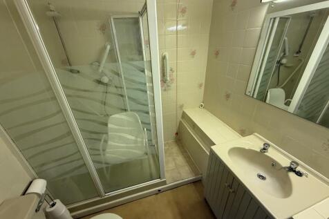 Shower Room T202509031251.jpg