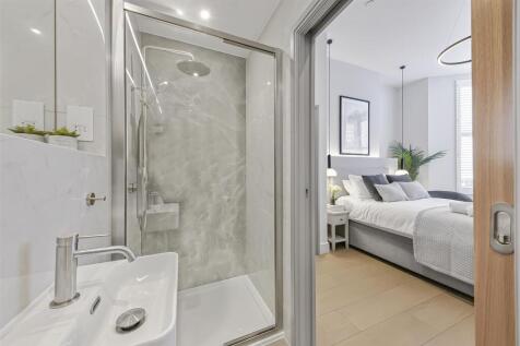 One Stay - Studio 6 - Bathroom - Image 2.JPG