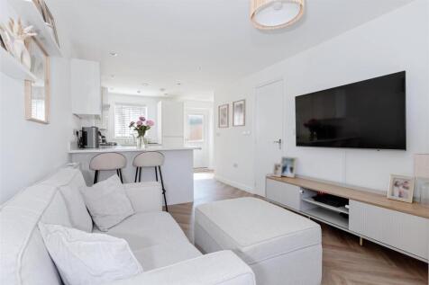 For Sale by Aspire Residential | Gerbera Road