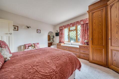 For Sale by Aspire Residential | Crockhurst Hill