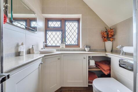 For Sale by Aspire Residential | Crockhurst Hill