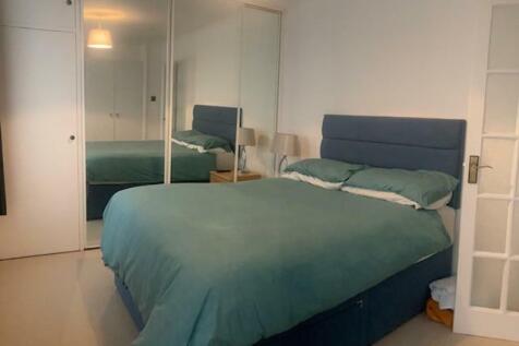 Bed 1.jpg