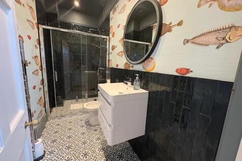 En suite shower room