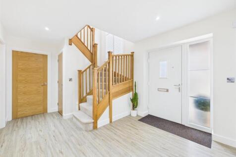 Spacious Entrance Hall