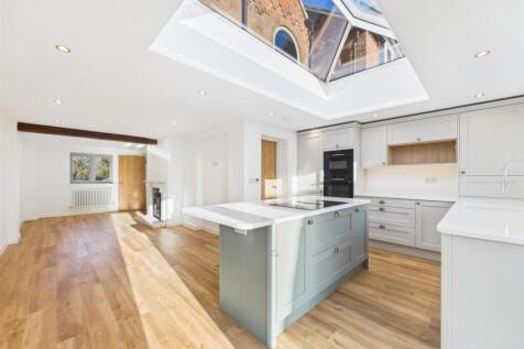 Stunning Open Plan Living Kitchen