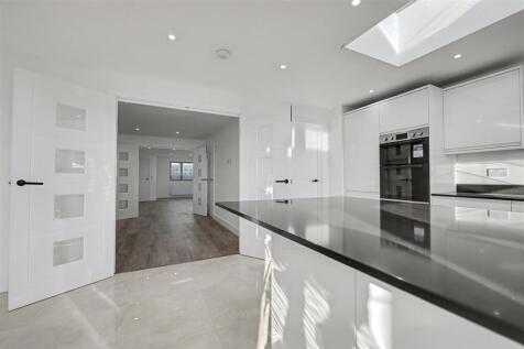 Kitchen through.jpeg