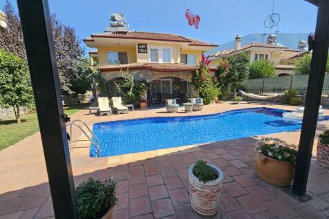 Villa from entrance