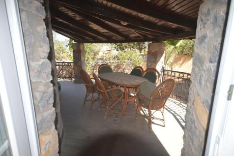Back dining terrace