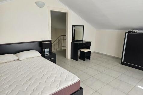 Bed 3 Suite