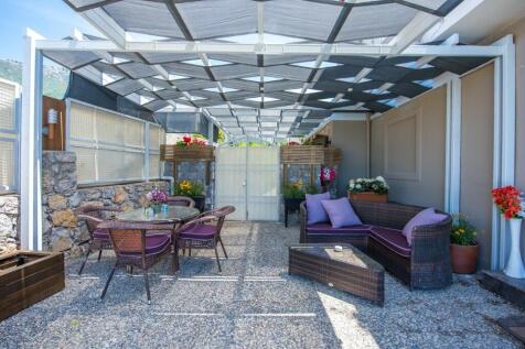 Outside Dining