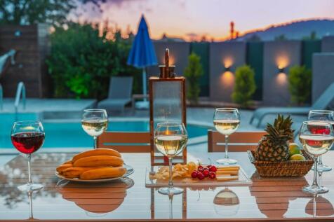 Alfresco dining