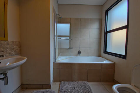 Flatlet Bathroom