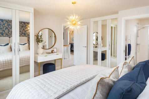 Holden Donnington Heights Bedroom En suite