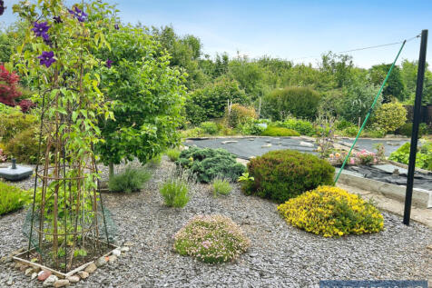 3 bedroom detached bungalow