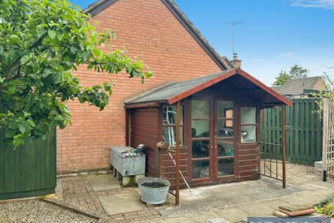 3 bedroom detached bungalow