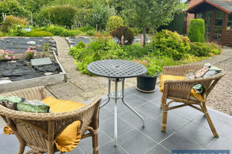 3 bedroom detached bungalow