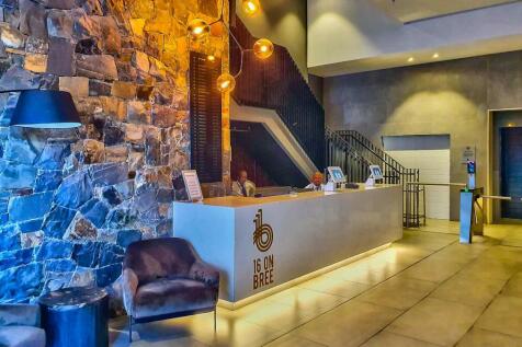 16 On Bree reception