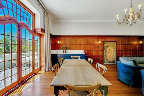 Common area at Greenways Manor House - the dining room