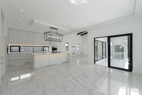 Spacious high end kitchen and living space