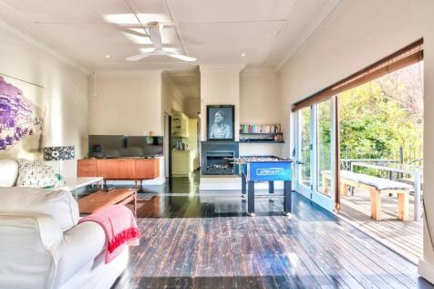 Wooden Floors and a cosy fireplace