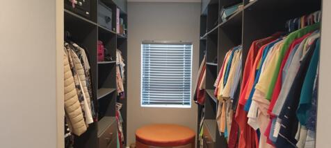 Walk-in wardrobe / closet