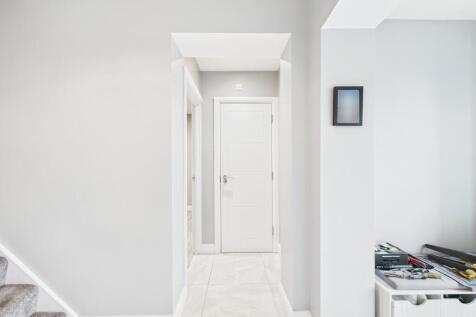 Entrance Toward Offi