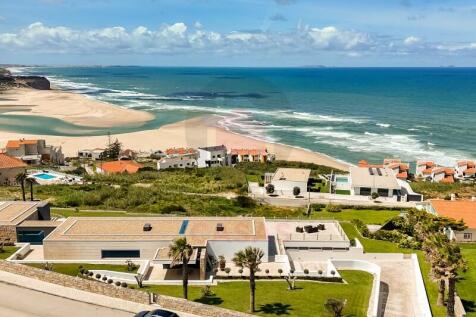 villa with sea views in Foz do Arelho