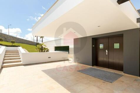villa with sea views in Foz do Arelho