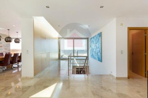 villa with sea views in Foz do Arelho