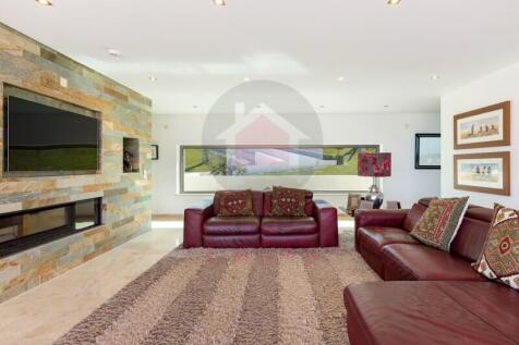 villa with sea views in Foz do Arelho