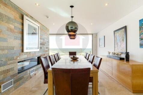 villa with sea views in Foz do Arelho