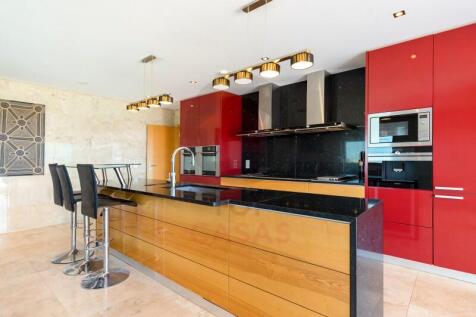 villa with sea views in Foz do Arelho