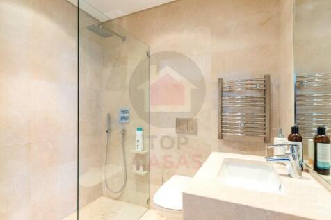 villa with sea views in Foz do Arelho