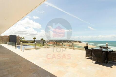 villa with sea views in Foz do Arelho