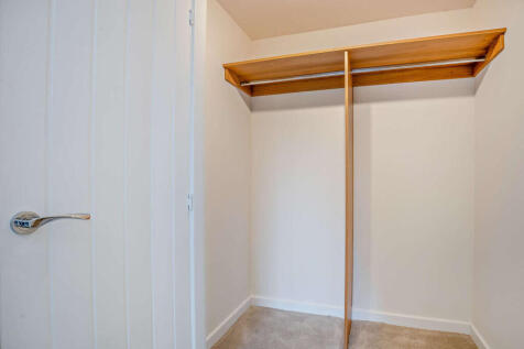 Walk-in wardrobe