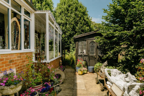 Croft-Bexhill-Squirrels-Exterior-2