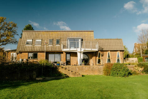 Croft-Hastings-Amherst-Gardens-Exterior