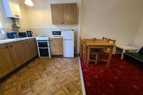 Kitchen &amp; Dining