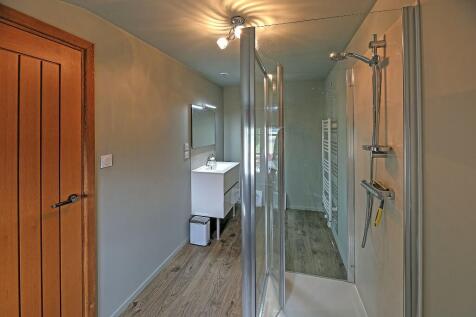 Bed 4 en-suite