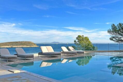 03-cala vinyas-Minimalistische Villa mit Meerzugang-kaufen-pool