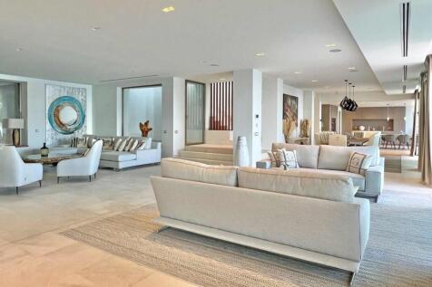 08-cala vinyas-Minimalistische Villa mit Meerzugang-kaufen-sofa