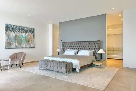 12-cala vinyas-Minimalistische Villa mit Meerzugang-kaufen-hauptschlafzimmer