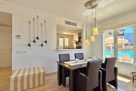 09-port andratx-Exklusives Apartment mit Lifestyle-Faktor ¿ Meerblick &amp; Poolzugang in Cala Llamp-kaufen-esstisch