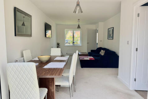 Lounge / Dining Room