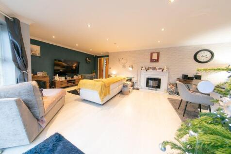 Living and dining space