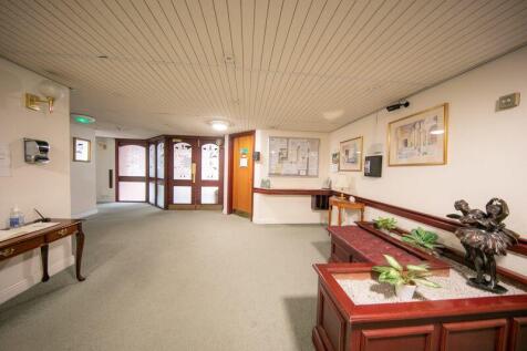 Communal entrance 