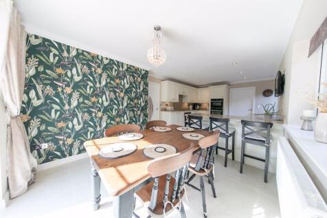 Dining area &amp; kitchen